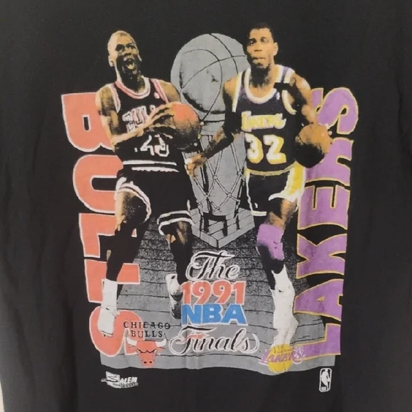 Vintage Bulls And Lakers NBA Finals Graphic Tee - Picture 3 of 3